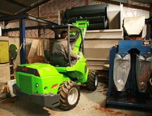 Avant® UK dealer W Field Agricultural